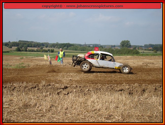 2009SCH-A-100.JPG