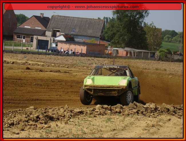 2011BEK-AX-065.JPG