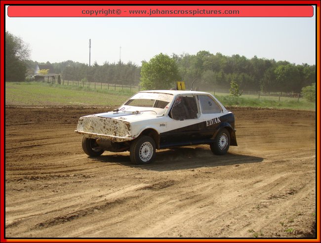 2011BEK-AX-091.JPG