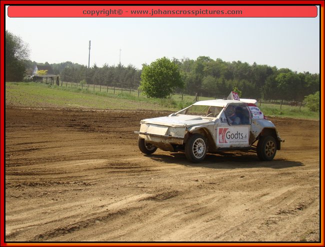 2011BEK-AX-098.JPG